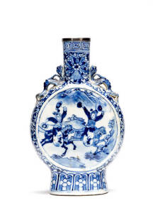 Chinese blue & white porcelain moon flask vase silver finished mount, 4 character seal mark, early to mid 19th century. 25.5cm