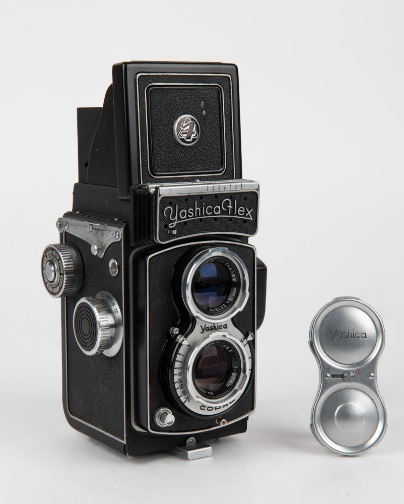 YASHICA: Yashicaflex S TLR camera [#67 232], circa 1954, with