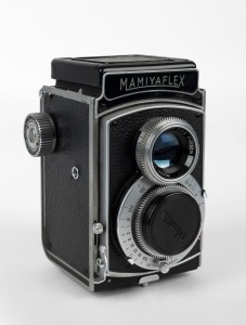 MAMIYA: Mamiyaflex II TLR camera, circa 1951, with Setagaya Kôki Sekor 75mm f3.5 lens [#21190] and lens cap. 