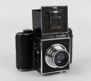 KOCHMANN: Reflex-Korelle&nbsp;early 6x6cm SLR&nbsp;camera, circa 1934, with Victar&nbsp;75mm f3.5 lens [#129132].