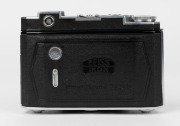 ZEISS IKON: Super Ikonta B 532/16 horizontal-folding camera [#F 2383], circa 1937, with Tessar 80mm f2.8 lens [#2032074] and Compur-Rapid shutter. - 3