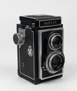 ZEISS IKON: Ikoflex Ia 854/16 TLR camera [#679143], circa 1952, with Opton Tessar 75mm f3.5 lens [#739532].