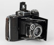 ZEISS IKON: Super Ikonta A 531 vertical-folding rangefinder camera [#B 26533], circa 1937, with Tessar 70mm f3.5 lens [#1861255] and Compur-Rapid shutter.