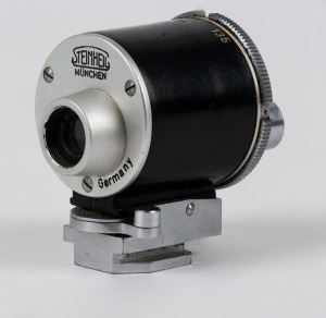 DIAX: Steinheil München triple-turret viewfinder attachment for 35mm, 90mm, and 135mm rangefinder cameras.