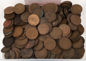 Coins - Australia: Approx. 2.4kg of Halfpennies and Pennies.