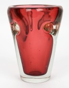 BAROVIER&TOSO Murano ruby sommerso glass vase with aventurina decoration, ​​​​​​​20.5cm high.  - 2