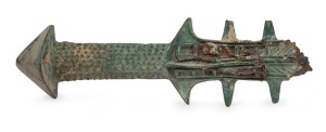 An archaic Chinese bronze sword hilt, 20.5cm long