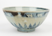 An antique Chinese blue and white porcelain bowl, Ming Dynasty, 15th/16th century, ​​​​​​​6.5cm high, 14cm diameter - 2