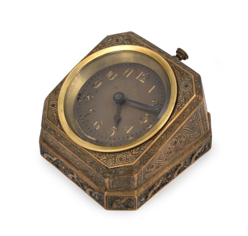 TIFFANY & Co., NEW YORK attractive desk timepiece in cast bronze case, signed "Tiffany", 7cm high