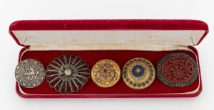 Five assorted antique and vintage brooches, 19th/20th century