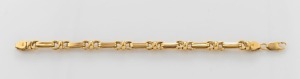 An 18ct yellow gold bracelet with gate-links, stamped "18ct", 20cm long, 30 grams