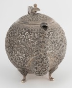 An antique Indian Kutch silver teapot, 19th/20th century, ​​​​​​​17cm high, 23cm wide, 758 grams - 2