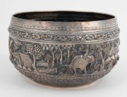 A Burmese silver bowl adorned with repousse decoration, 20th century, 9.5cm high, 16cm wide, 350 grams - 5