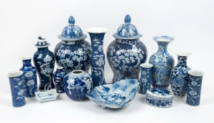 Assorted blue and white porcelain vases, jars, dishes and jewellery box, 19th/20th century, (15 items), the largest 37cm high