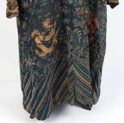 Antique Chinese dragon robe and hat, Qing Dynasty, 18th/19th century, (2 items), ​​​​​​​the robe 129cm long - 3