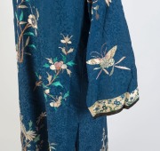 An antique Chinese blue silk robe, Qing Dynasty, 19th century, ​​​​​​​115cm long - 4