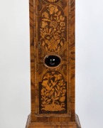 JOSEPH KNIBB&nbsp;rare William and Mary period English longcase&nbsp;clock in floral Dutch marquetry case with oyster and figured walnut veneers and oval bullseye lenticle&nbsp;to the trunk door, 17th century - 4