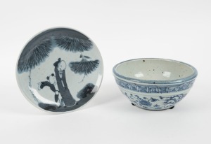 Chinese blue and white porcelain bowl, together with a Japanese plate, 19th/20th century, (2 items), ​​​​​​​the bowl 9.5cm high, 19cm diameter