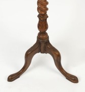 An antique mahogany torchier with barley twist column, 19th/20th century, ​​​​​​​150cm high - 3