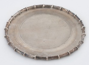 An antique Chinese export silver salver with hand beaten finish and stylized bamboo trim, 19th/20th century, seal mark to base, 17.5cm wide, 214 grams