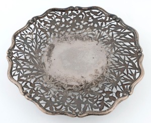 An antique Chinese export pierced silver platter with bamboo decoration, early 20th century, 31.5cm wide, 524 grams