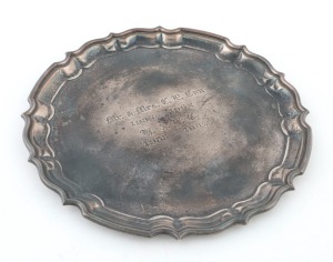 An English sterling silver salver with inscription, mid 20th century, ​​​​​​​20.5cm wide, 322 grams
