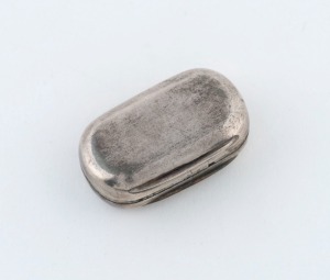 A Georgian sterling silver vinaigrette, made in Birmingham, 19th century, 2.8cm wide
