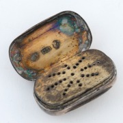 A Georgian sterling silver vinaigrette, made in Birmingham, 19th century, 2.8cm wide - 2