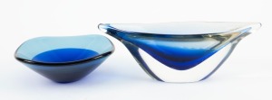 A Murano blue sommerso glass bowl, together with a Scandinavian blue glass bowl, (2 items), the larger 22.5cm wide.
