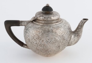 An antique English sterling silver teapot in the oriental style, by HANCOCKS & Co. of London, circa 1877, ​​​​​​​11m high, 14cm wide, 280 grams total