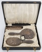 Sterling silver boxed vanity set, 20th century, the box 30cm wide