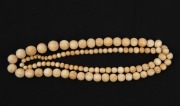 Antique graduated bead necklace 19th/20th century, 95cm long. - 2