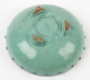 An antique Chinese bowl with turquoise glaze on three feet, in the Ming style, ​​​​​​​10cm high, 24cm diameter - 3