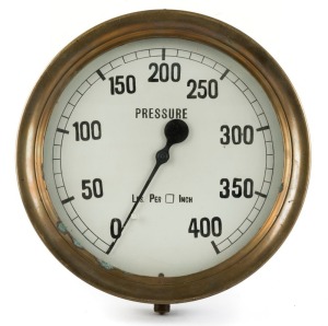 PRESSURE GAUGE in circular brass case, 19th/20th century, ​​​​​​​35.5cm diameter