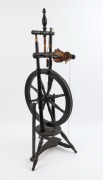 An antique turned beech spinning wheel with ebonized finish, 19th century, ​​​​​​​95cm high - 2