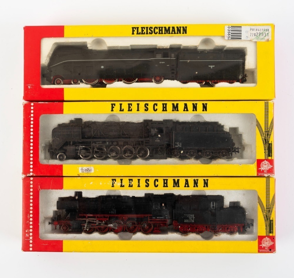 HO SCALE MODEL RAILWAYS: FLEISCHMANN: Steam locomotives comprising