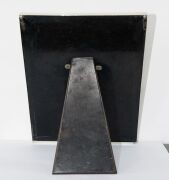 An antique silver picture frame with engraved crest, early 20th century, 25.5 x 18.5cm - 2