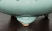 An antique Chinese bowl with turquoise glaze on three feet, in the Ming style, ​​​​​​​10cm high, 24cm diameter - 10