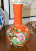 Two Chinese porcelain vases with orange/red grounds, 20th century, ​​​​​​​33cm and 23cm high - 9