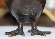 A Japanese bronze quail censer, together with a Blanc de Chine Guanyin&nbsp;statue, late 20th century, (2 items), 13cm and 23cm high - 6