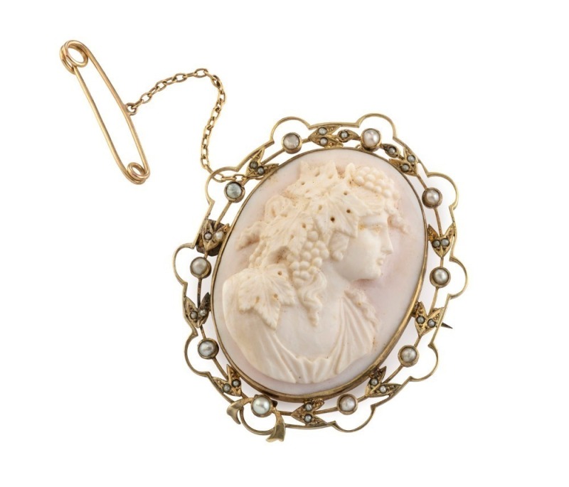 WILLIAM DRUMMOND & Co. of Melbourne fine cameo portrait brooch in 9ct yellow gold surround, set with seed pearls, retailed through Dunklings in Melbourne, 19th/20th century, stamped "W.9.D. DUNKLINGS", ​​​​​​​5.5cm high