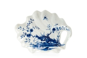 DR WALL WORCESTER antique English blue and white porcelain shaped savoury dish, 18th century, blue crescent mark to base, 20.5cm wide