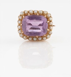 G.H. PALFREY of Melbourne, fine antique Australian amethyst and seed pearl lapel brooch, set in 15ct yellow gold, 19th/20th century, stamped "PALFREY, 15ct", ​​​​​​​1.3cm wide, 2.8 grams total