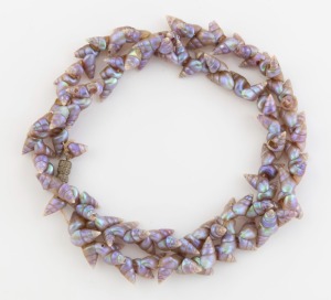A vintage maireener (mariner) shell bead necklace, 53cm long
