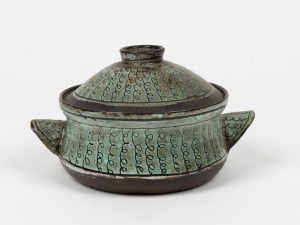 DAVID & HERMIA BOYD green glazed pottery lidded bowl with sgraffito decoration, incised "David & Hermia Boyd, 1956", ​​​​​​​10cm high, 17cm wide