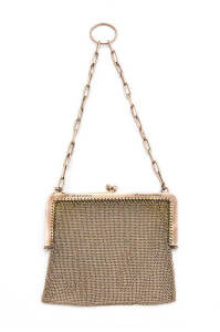 PURSE: Lady's 9ct gold mesh link purse. 104.9 grams.