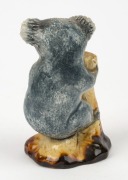 GRACE SECCOMBE pottery koala statue, signed "Grace Seccombe", 14cm high - 3