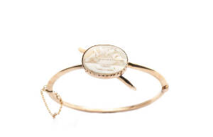 BANGLE: Antique Australian 9ct gold cameo bangle by A .SAUNDERS, Sydney.