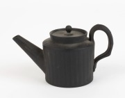 WEDGWOOD antique black basalt porcelain teapot, 18th/19th century, impressed "Wedgwood", 7.5cm high, 13.5cm wide - 2