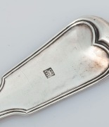 An 18th century CHANNEL ISLANDS silver fiddle and thread pattern fish slice by GEORGE HAMON&nbsp;of Jersey, circa 1780, with engraved bird crest, 31.5cm long, 158&nbsp;grams - 2